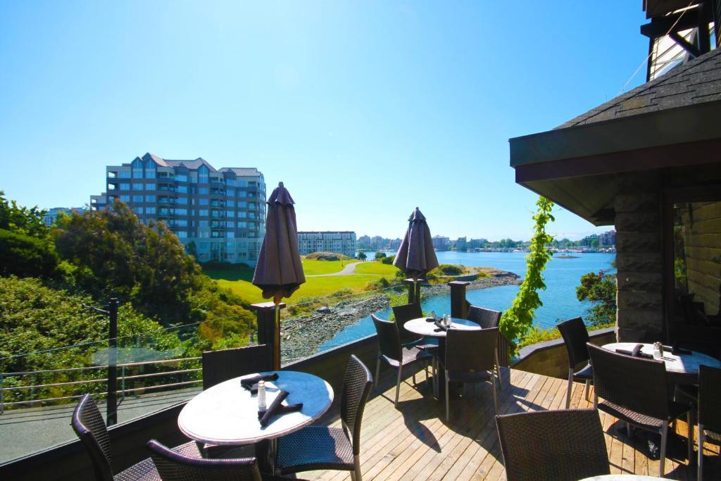 Spinnakers Gastro Brewpub & Guesthouses Victoria Esterno foto